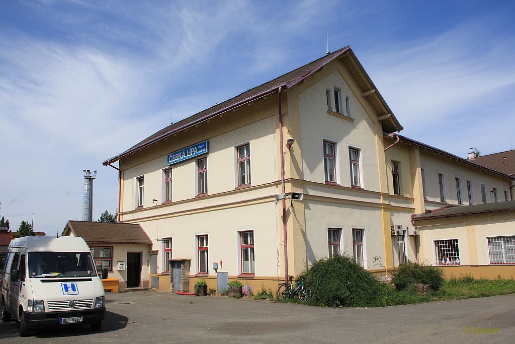 IMG_2786-Ceska-Lipa-Bahnhofsgebäude.JPG