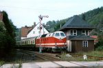 Lok 219 142 der GB Traktion Görlitz mit RB 7549 von Heidenau nach Altenberg in Niederschlottwitz.jpg