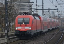 182 015 RE 1 nach Frankfurt(O) Berlin Hauptbahnhof.jpg