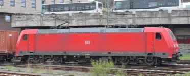 traxx-db185-215-1.jpg