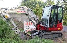 bau-takeuchi-tb235-2-001.jpg