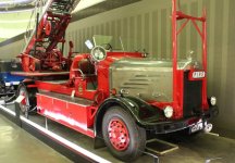 1934dennis-merryweather-turntable-ladder004.jpg