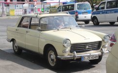 0408peugeot404taxi.jpg