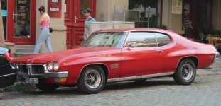 0810pontiac-le-mans-sport.jpg