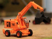 Bagger T174-2 orange (2).JPG