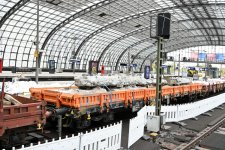 Rens 37 80 3988 441-6 Bf Berlin Hauptbahnhof.jpg